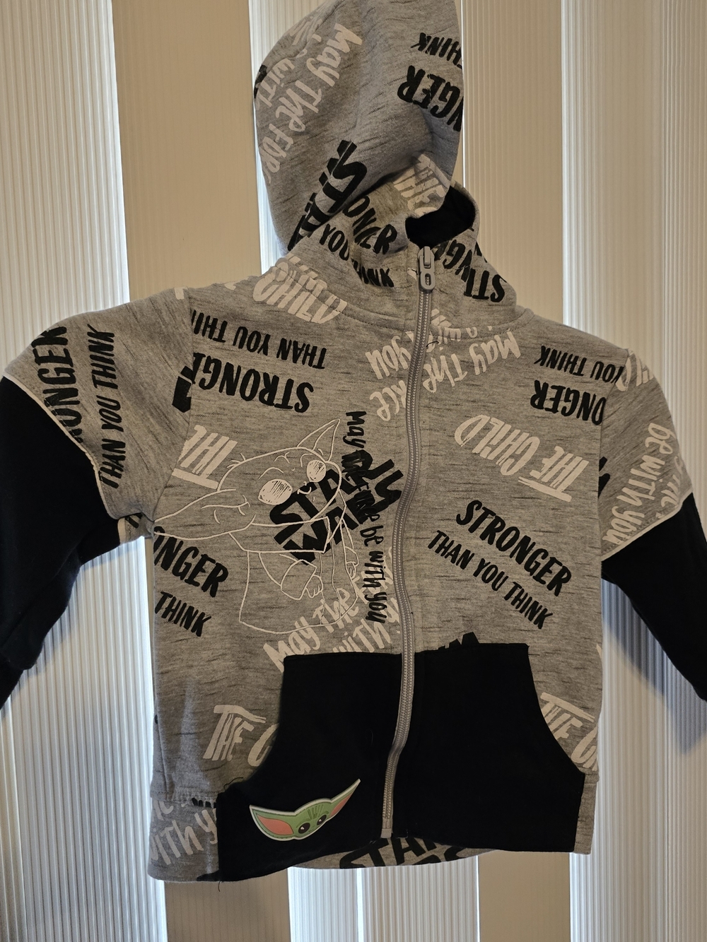 Boys - Star Wars Baby Yoda Zip-Up Hoodie - 3T - EUC - Mandalorian Grodu